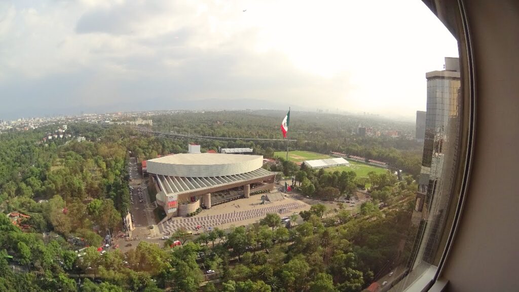 luxury car from AICM to Presidente InterContinental Polanco